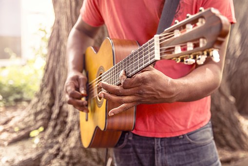 How To Use Social Media To Get into the Musical World?